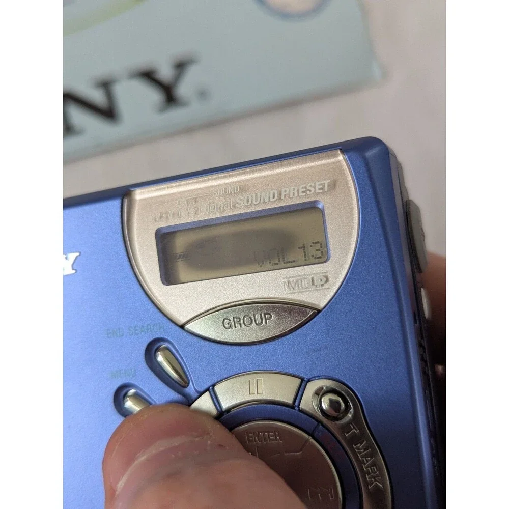 Sony MZ-NF610 Type S Net MD MiniDisc Walkman Portable MD Player/Recorder (FM/AM)